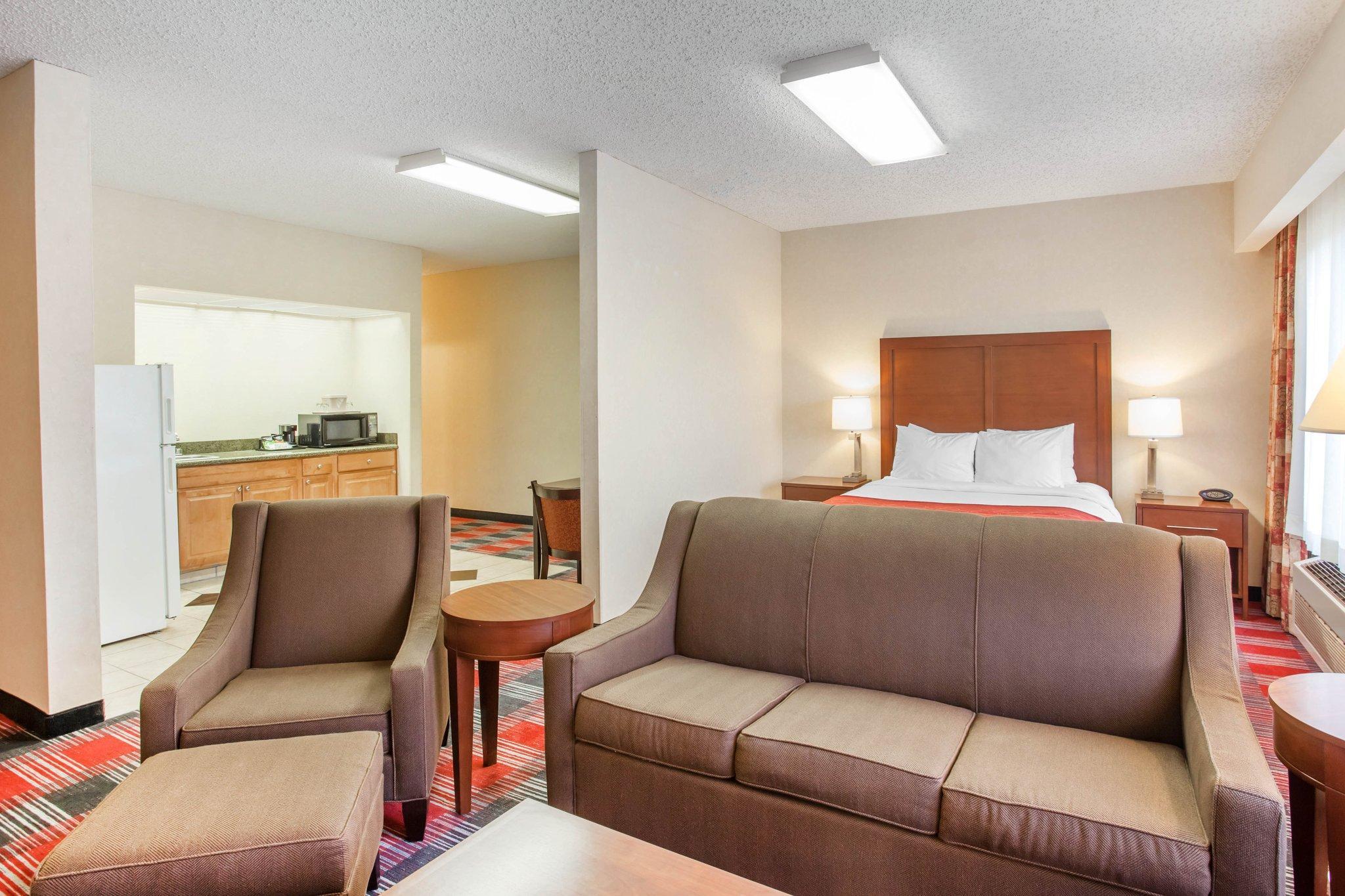 Comfort Suites Near Vancouver Mall Eksteriør billede