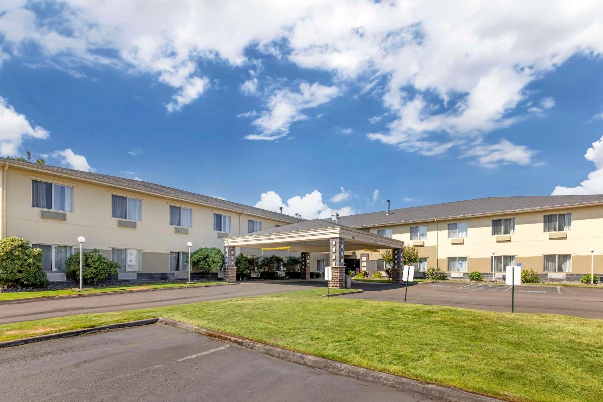 Comfort Suites Near Vancouver Mall Eksteriør billede