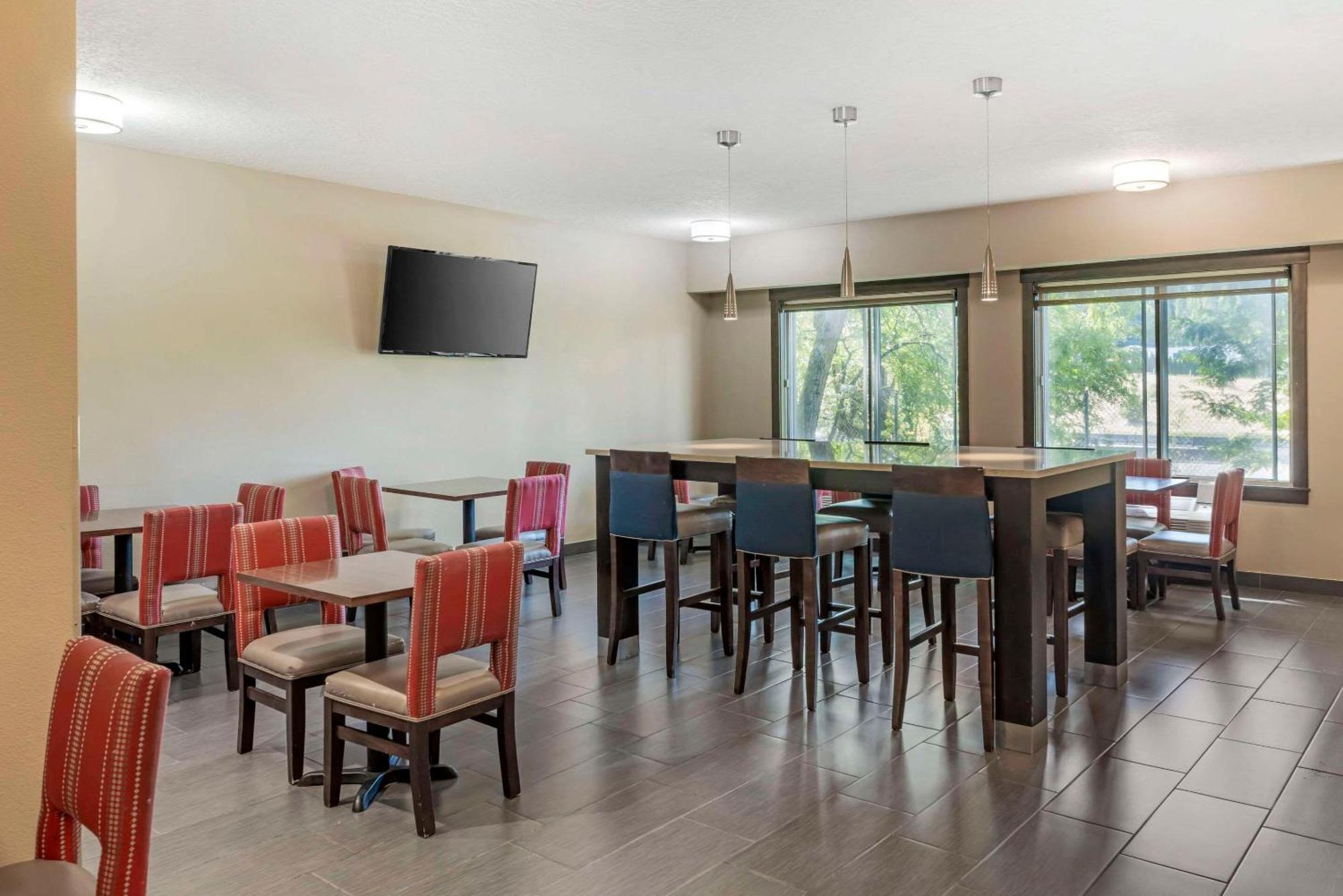 Comfort Suites Near Vancouver Mall Eksteriør billede