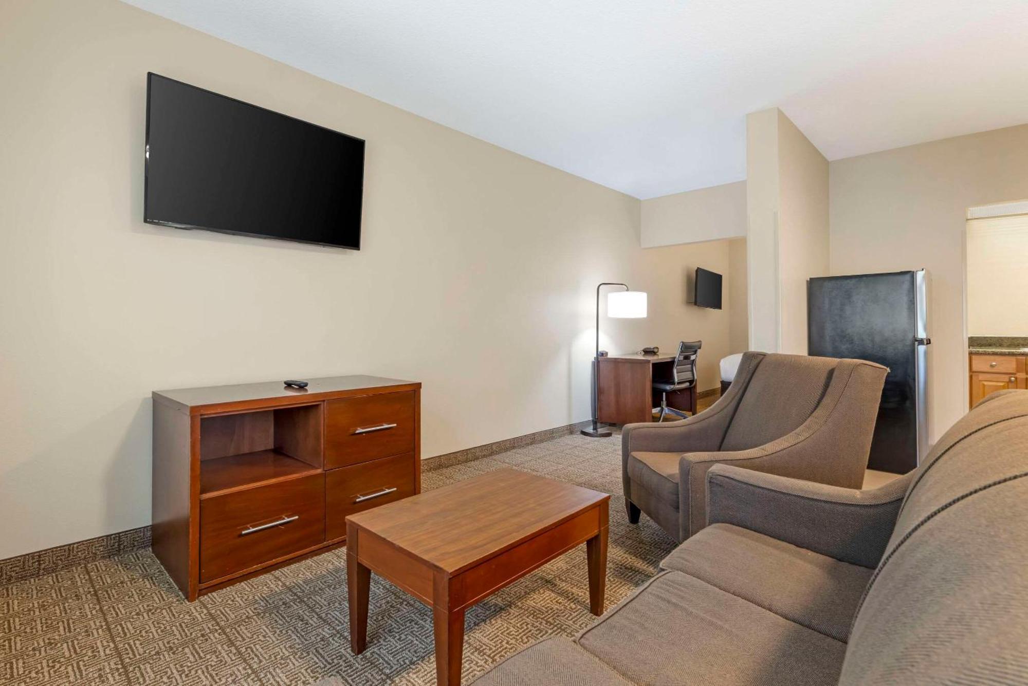 Comfort Suites Near Vancouver Mall Eksteriør billede