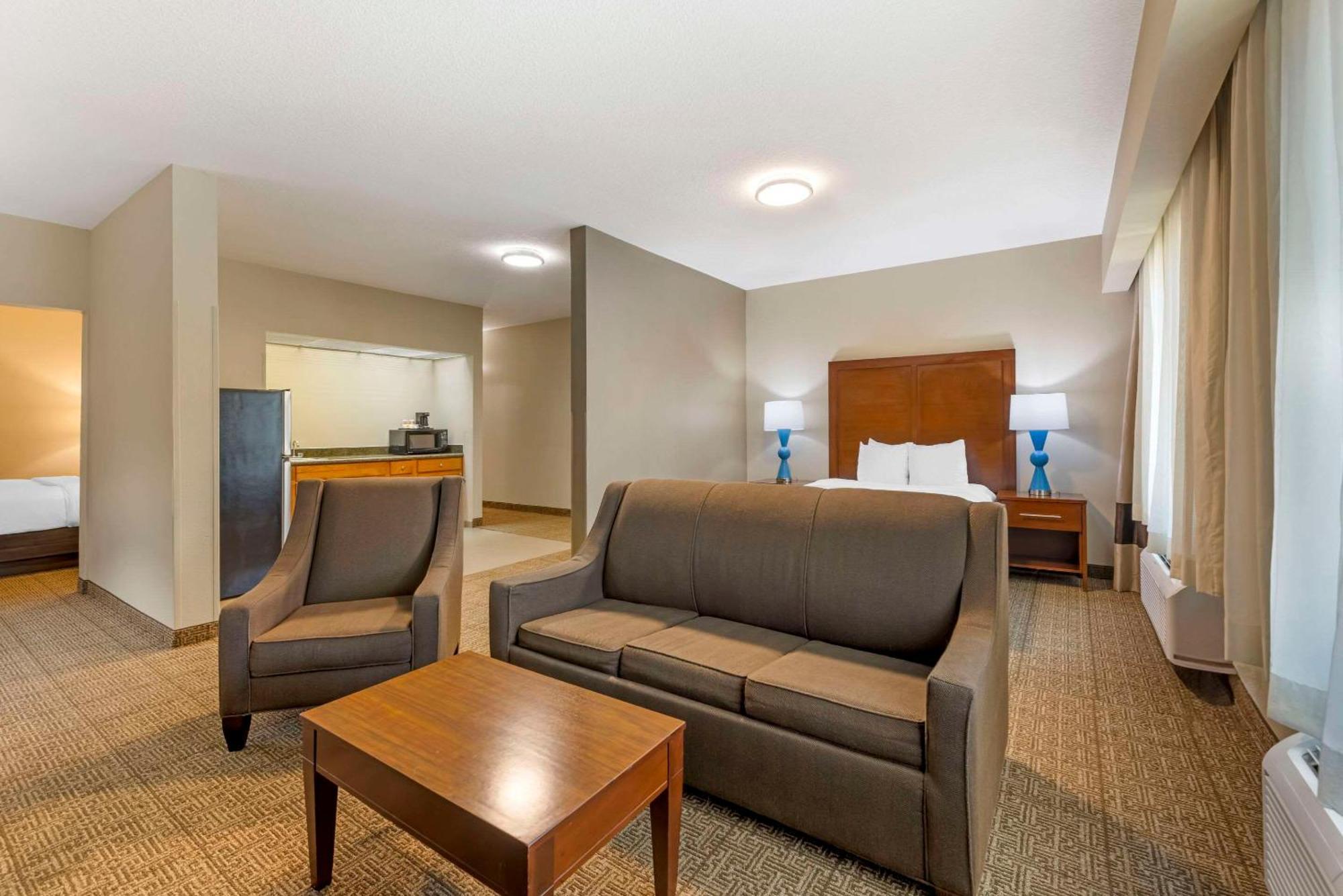 Comfort Suites Near Vancouver Mall Eksteriør billede