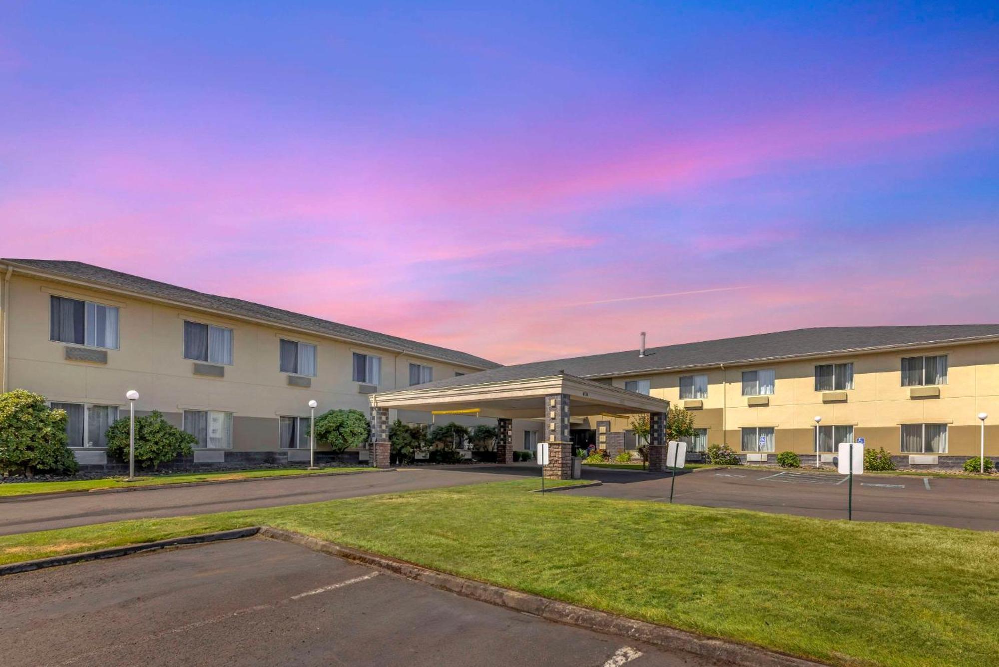 Comfort Suites Near Vancouver Mall Eksteriør billede