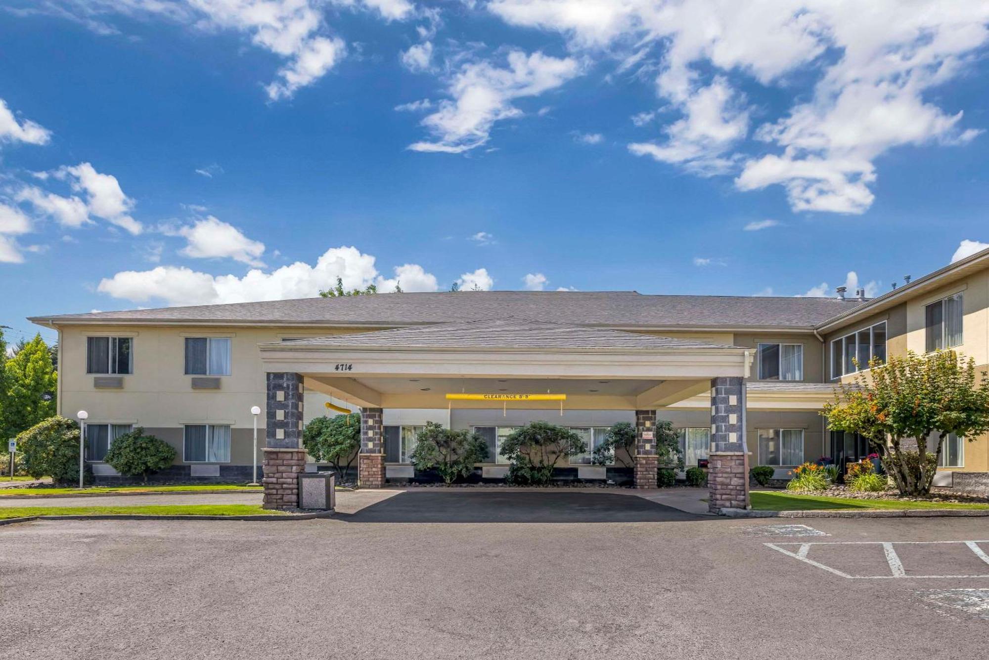 Comfort Suites Near Vancouver Mall Eksteriør billede