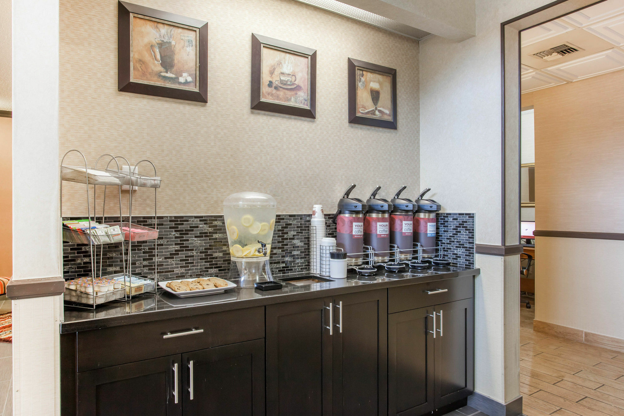 Comfort Suites Near Vancouver Mall Eksteriør billede